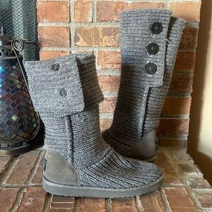 UGG Classic Cardy Button Detailed Gray Knit Boots